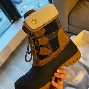 NWT winter boots
